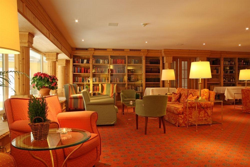 Quadratscha Alpenhotel Samedan Interior photo