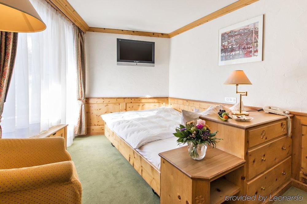 Quadratscha Alpenhotel Samedan Exterior photo