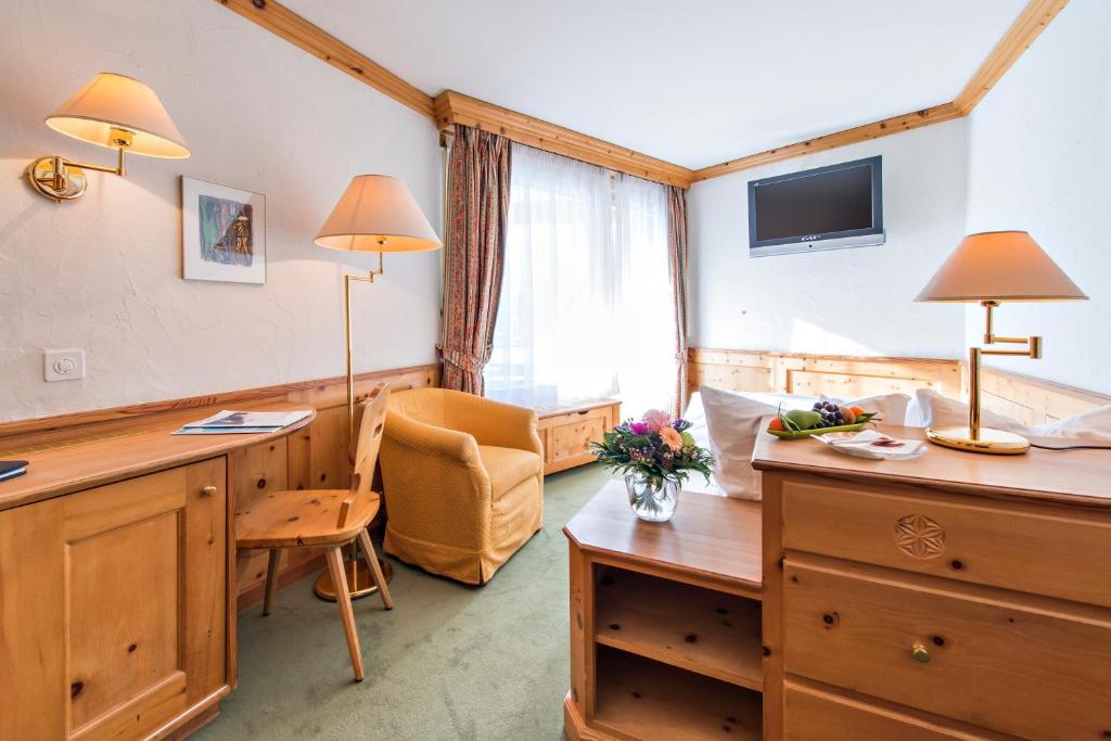 Quadratscha Alpenhotel Samedan Room photo